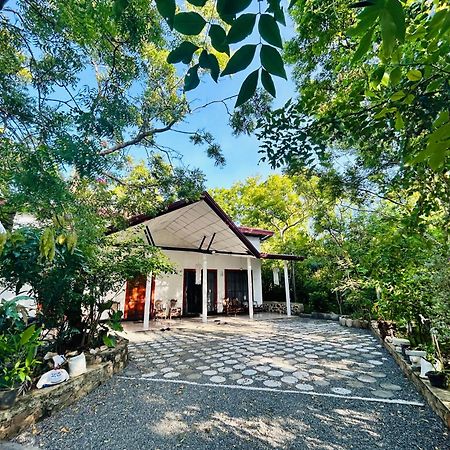 Neem Holiday Bungalow Yala Tissamaharama Extérieur photo